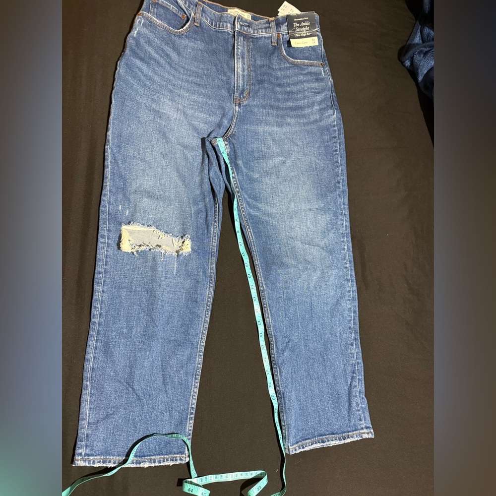 Abercrombie & Fitch Women's Blue Relaxed Jeans